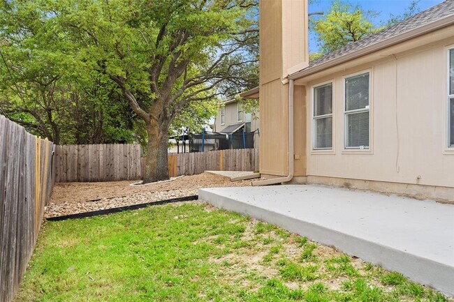 Building Photo - 3945 Eagles Nest St