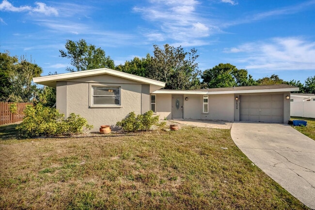 Building Photo - 2529 Croton Ave