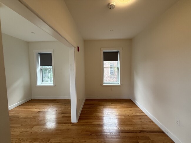 Building Photo - 367 Harvard St