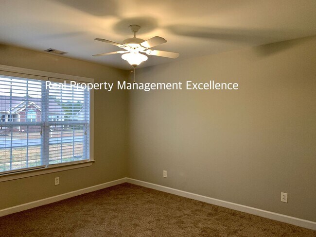 Building Photo - Spacious Corner Lot Ranch in Princeton, Fe...