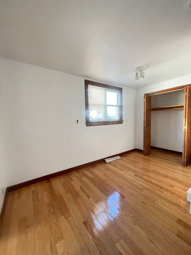 Building Photo - 34 Page St