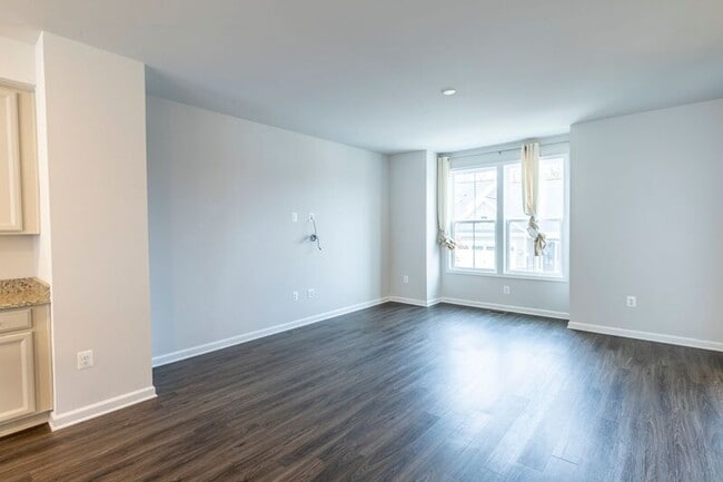 Building Photo - 3227 Bergen St