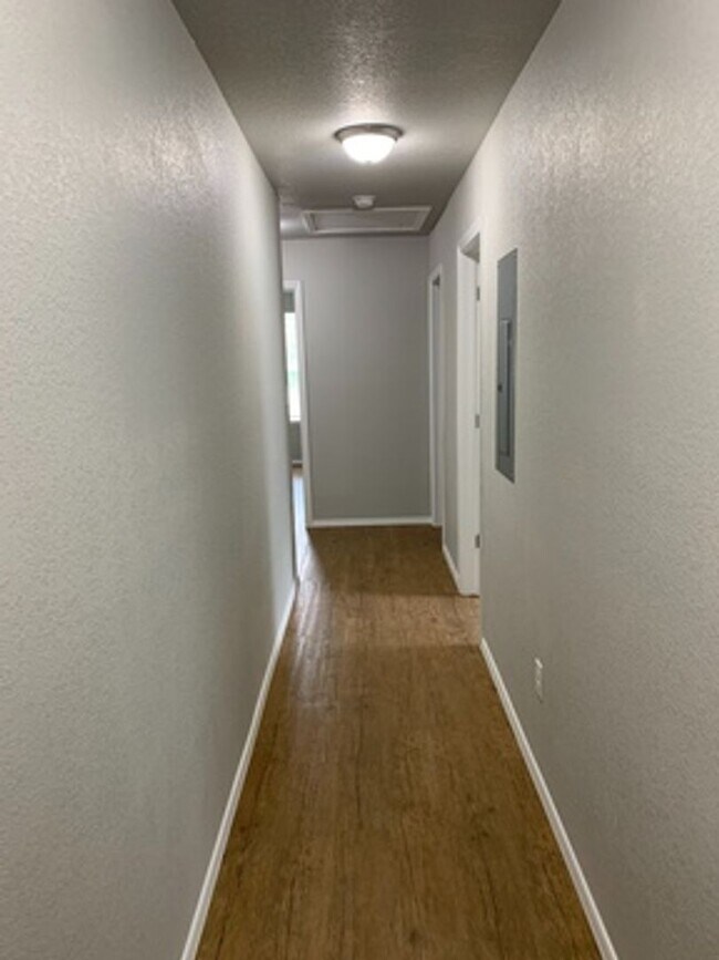 Building Photo - 2108 Ingalls Ln