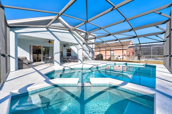 Building Photo - 453 Scrub Jay Way