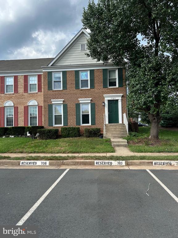 Building Photo - 46706 Bullfinch Square