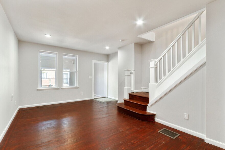 Building Photo - 5628 Broomall St