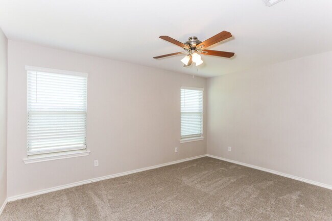 Building Photo - 980 Alton Dr