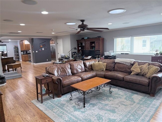 Building Photo - 731 Northwood Cir