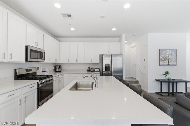Building Photo - 6571 Dove Pt Pl