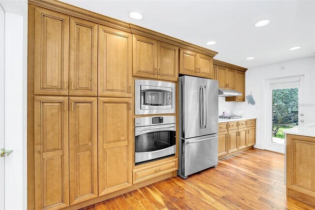 Building Photo - 1640 Palm Ave