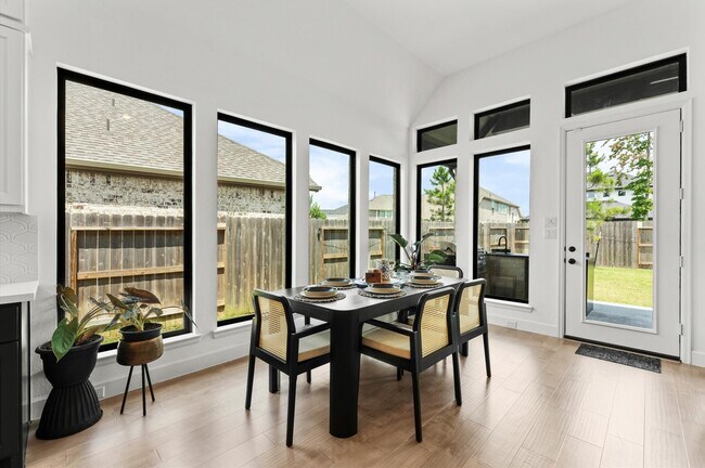 Building Photo - 13022 Soaring Frst Dr