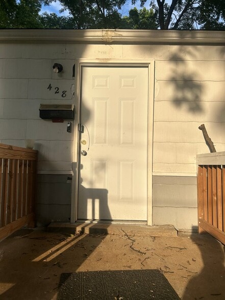Building Photo - 428 Jean Ave