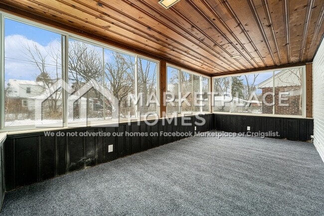 Building Photo - 19394 Barlow St