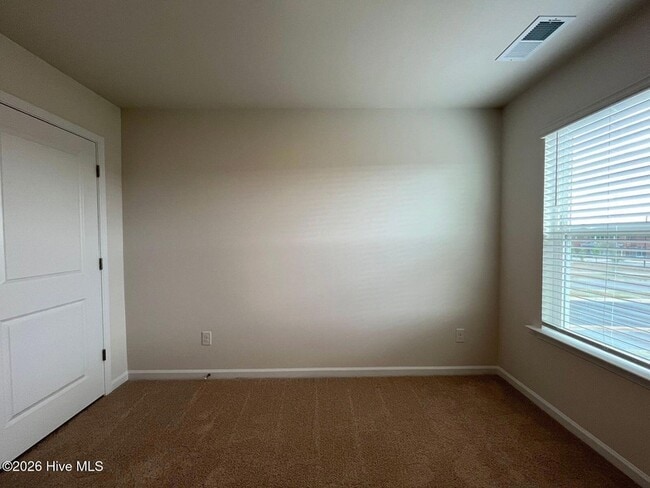 Building Photo - 201 Maddox Dr