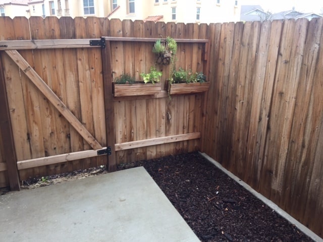 Building Photo - River Oaks Home For Rent