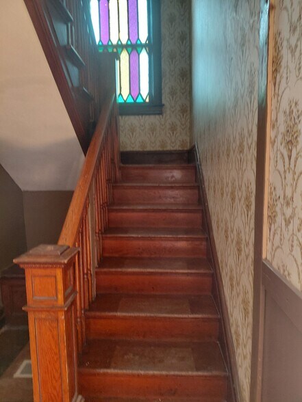 Building Photo - 617 N James St