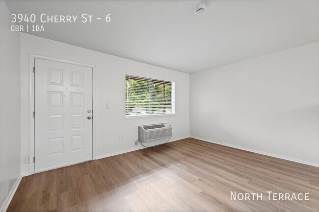 Building Photo - 3940 N Cherry St