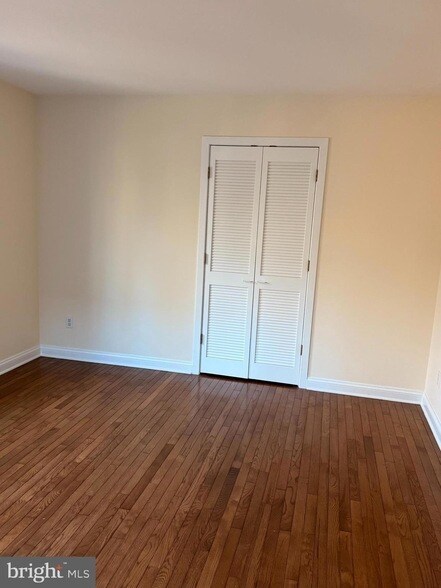 Building Photo - 5738 Griffith Lake Dr