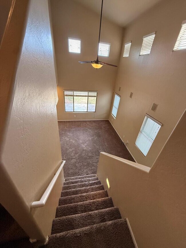 Building Photo - 8462 E Pampa Ave