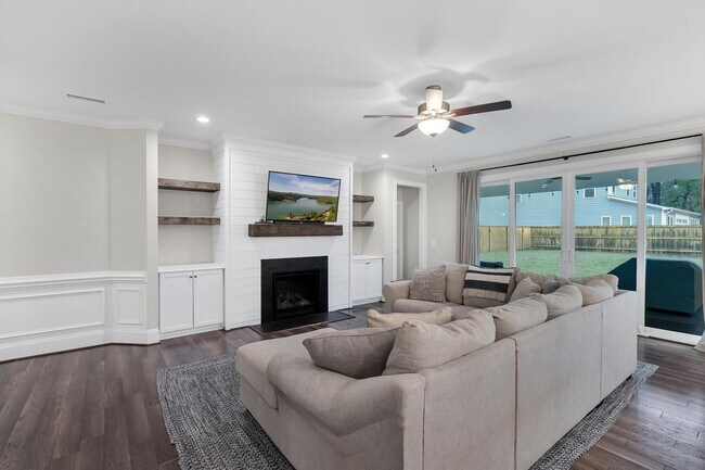 Building Photo - Wyndwater Home Available!