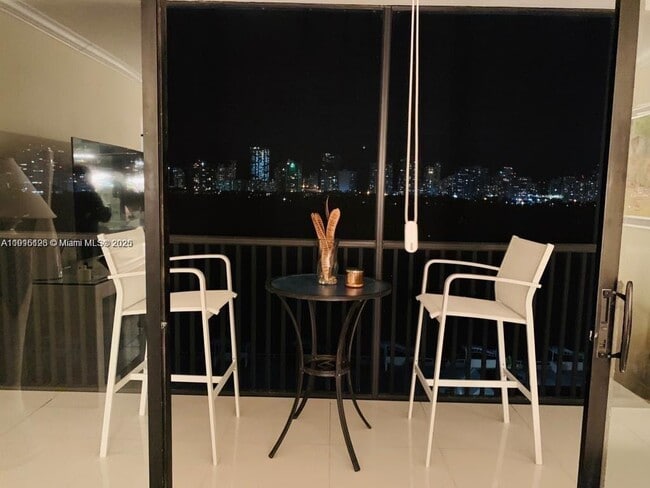 Building Photo - 20301 W Country Club Dr