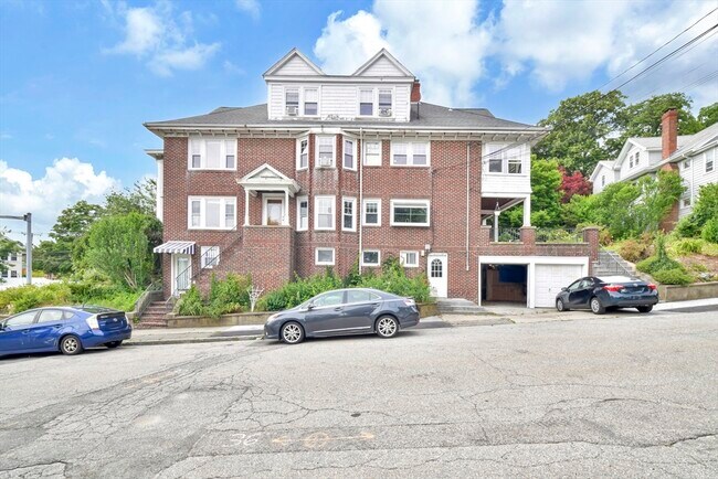 Building Photo - 404 Mt Auburn St