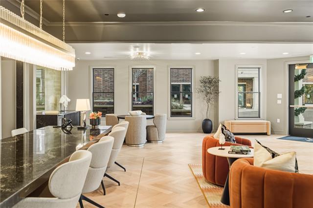 Building Photo - 1530 Meeting St