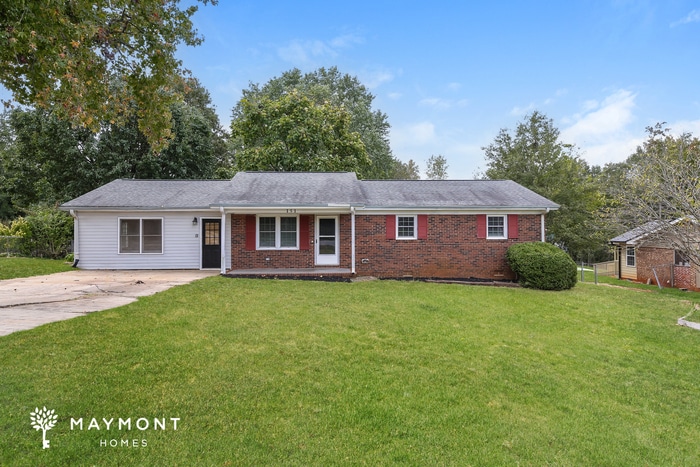 Primary Photo - 151 Twin Creek Dr