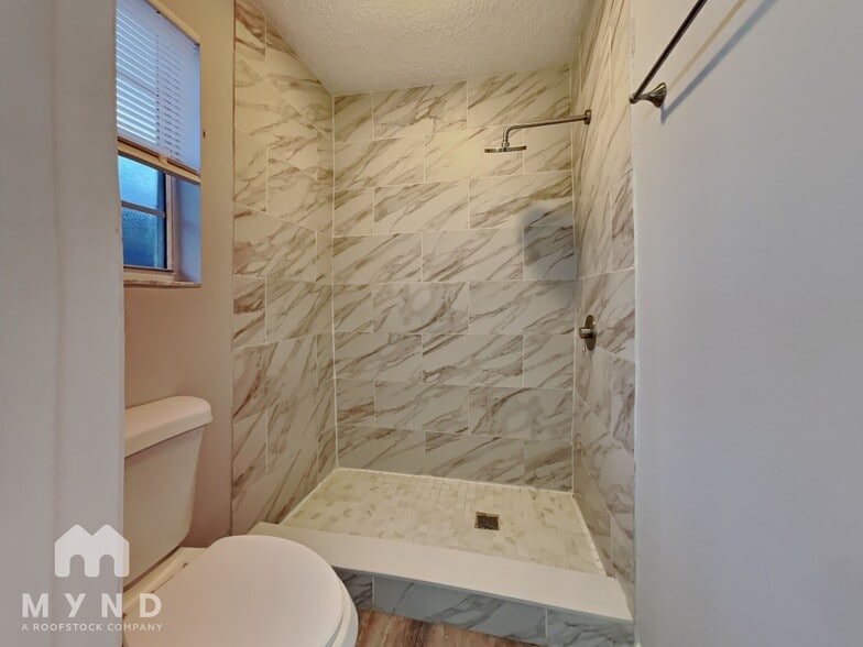 Building Photo - 5101 Gracewood Ln