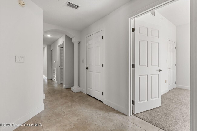 Building Photo - 807 Mystic Dr