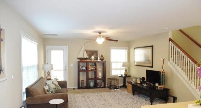Building Photo - Spacious Greenville Home with Fenced Yard