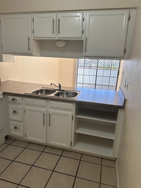 Building Photo - 1908 N Spring