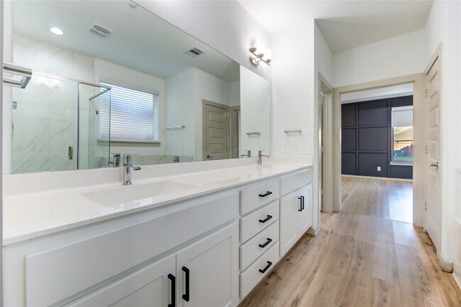 Building Photo - 3223 Cripple Creek Dr