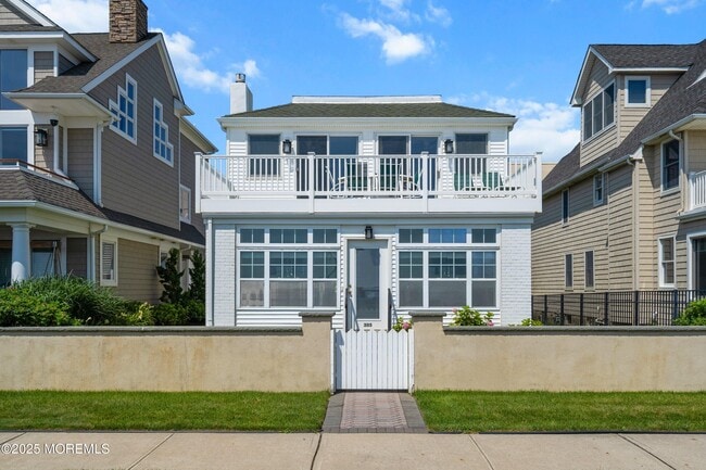 Primary Photo - 305 Ocean Ave
