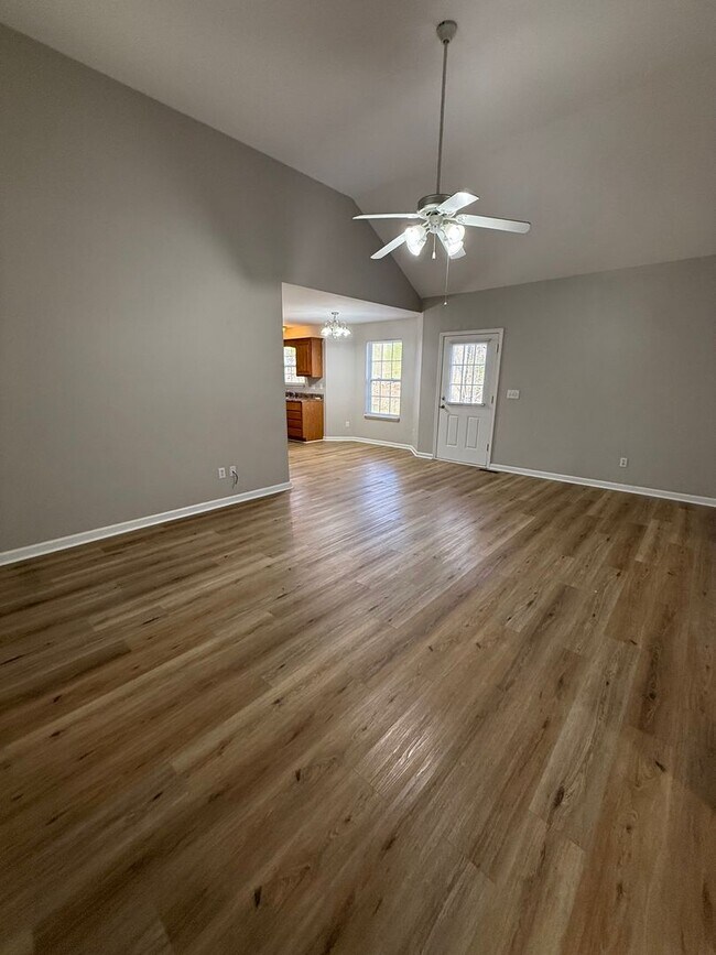 Building Photo - Beautiful House with Privacy