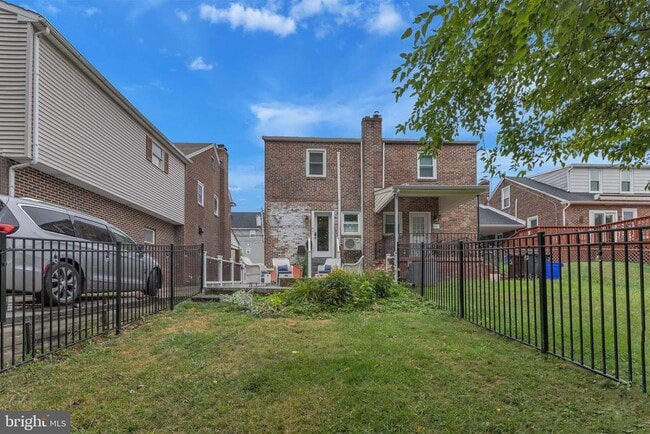 Building Photo - 429 Hurst St