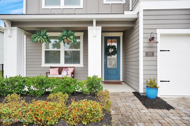 Building Photo - 187 Silverleaf Village Dr