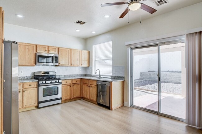 Building Photo - TOPAZ