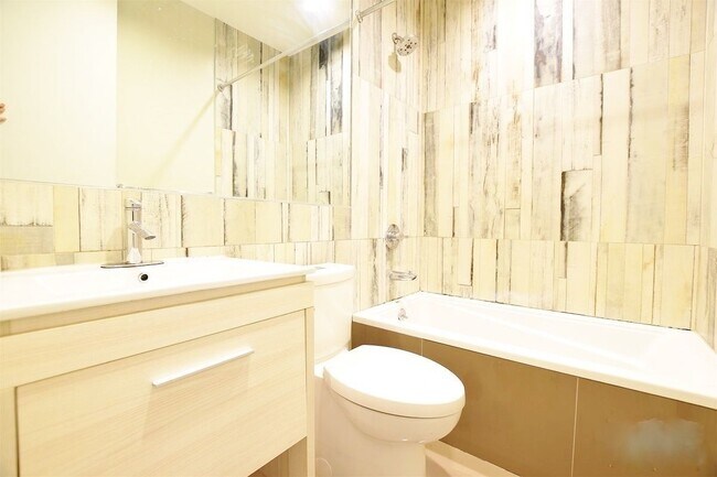 Building Photo - 92 Decatur St