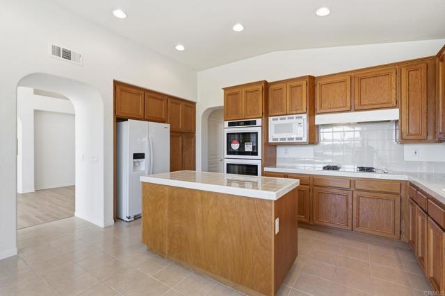 Building Photo - 1359 Sparrow Rd