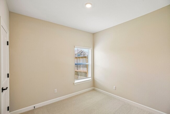 Building Photo - 3085 Sorrento Hl Dr