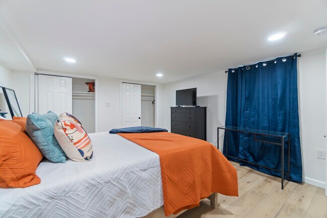 Building Photo - 65 Avenue A