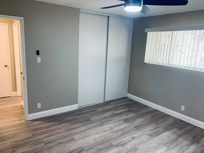 Building Photo - 8019 Greenridge Dr