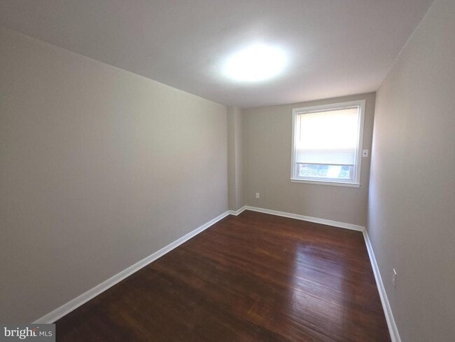 Building Photo - 5310 Rutland St