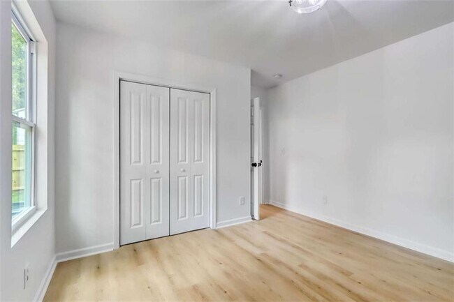 Building Photo - 1250 Byewood Ln SW