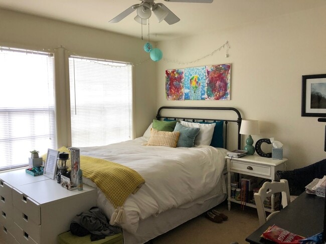 Building Photo - Great Location!!! Five Points, Tanyard Condominium's Available August 1st