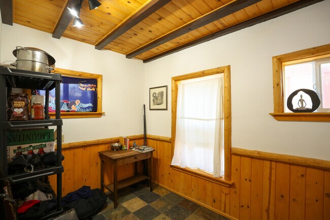 Building Photo - 43615 Wolf Rd