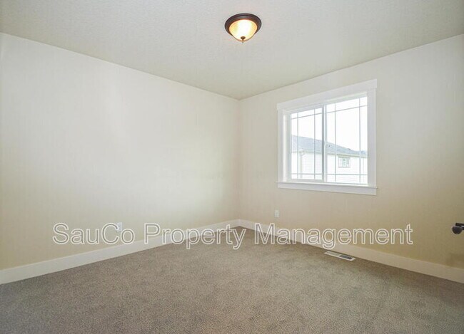 Building Photo - 14983 NW Cosmos St
