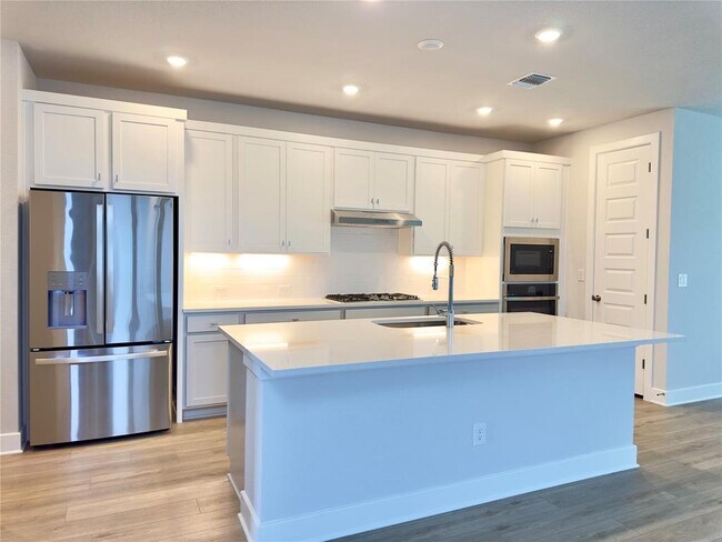 Building Photo - 111 Pinyon Pne Dr