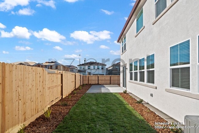 Building Photo - 426 Gold Coast Rd